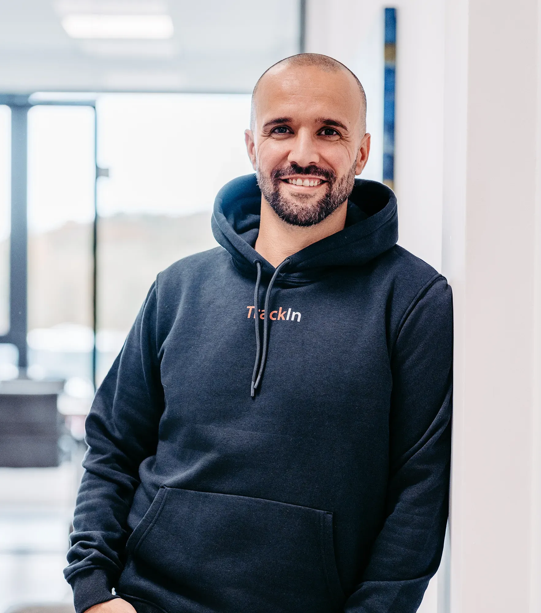 Turan Saat im TrackIn-Hoodie